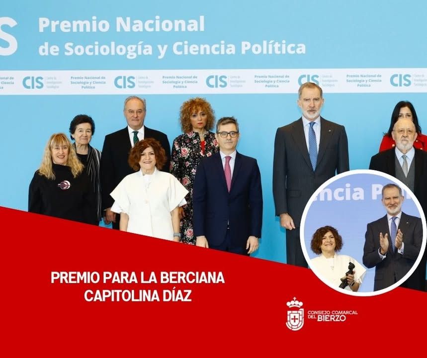 Capitolina Díaz recibiendo el Premio Nacional de Sociología y Ciencia Política