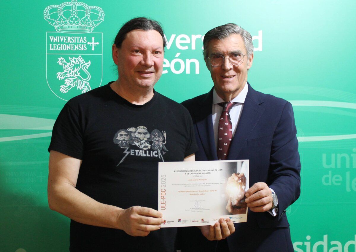 Entrega de certificados en los premios ULE-POC 2025 en León