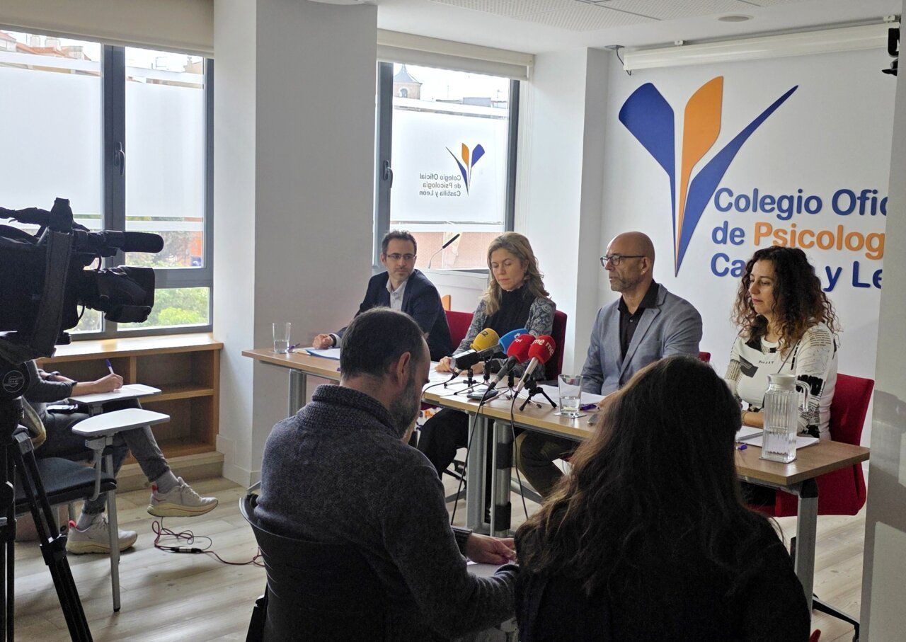 Rueda de prensa sobre la guía de medios digitales en educación