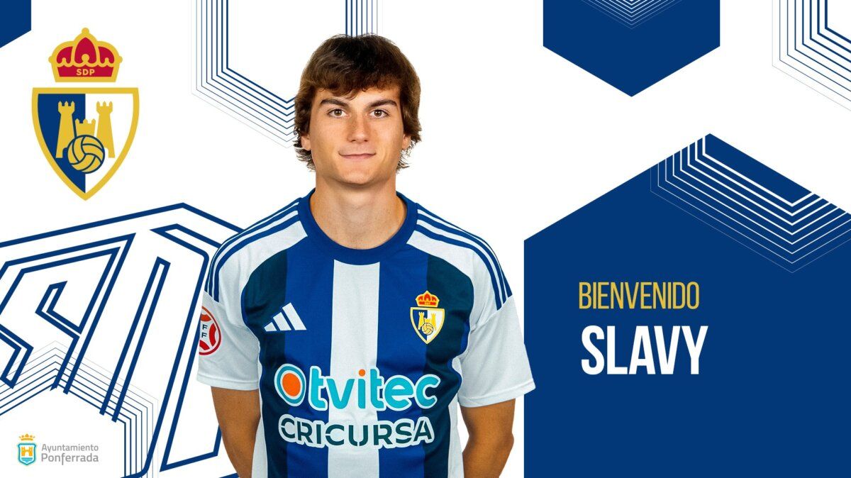 Jugador de la SD Ponferradina, Slavy, en su presentación oficial