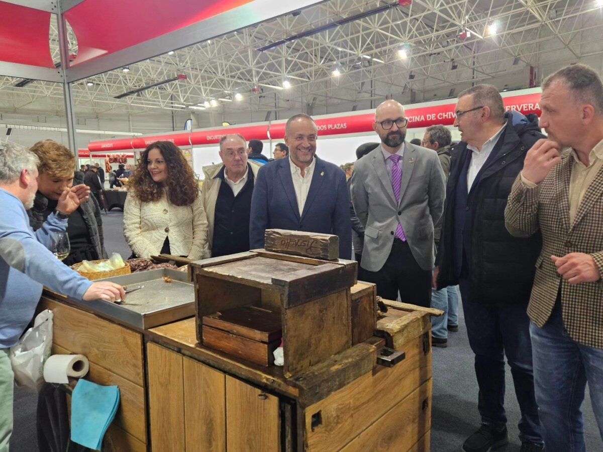 Inauguración de la XXVI Feria Agroalimentaria en Bembibre con autoridades locales