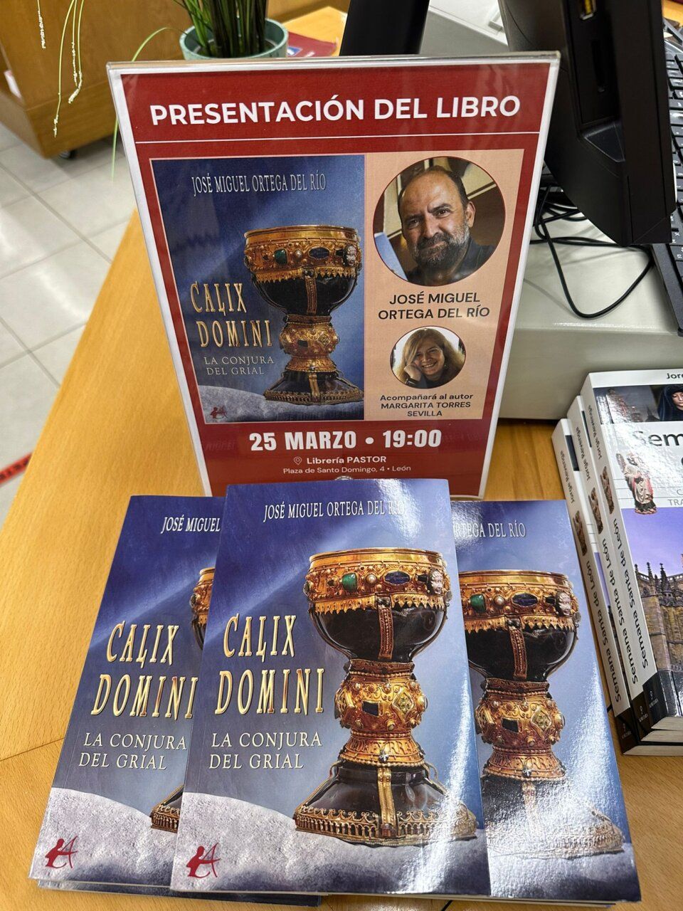 Presentación del libro Calix Domini en Librería Pastor de León