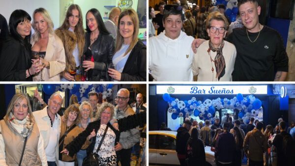 Grupo de personas celebrando en la inauguración del Bar Sueños