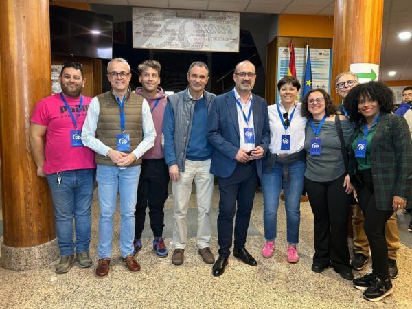 Grupo Municipal del Partido Popular en un evento electoral en Ponferrada