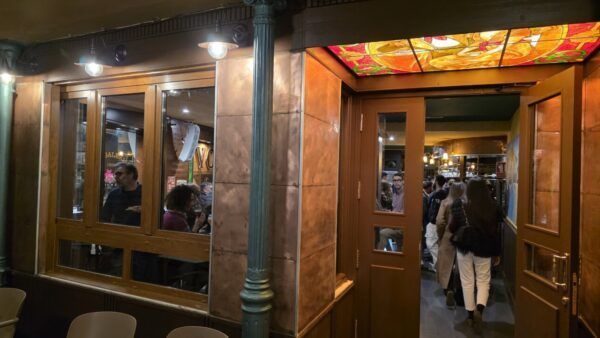 Vista del café bar La Galería en la Plaza de la Encina, Ponferrada.