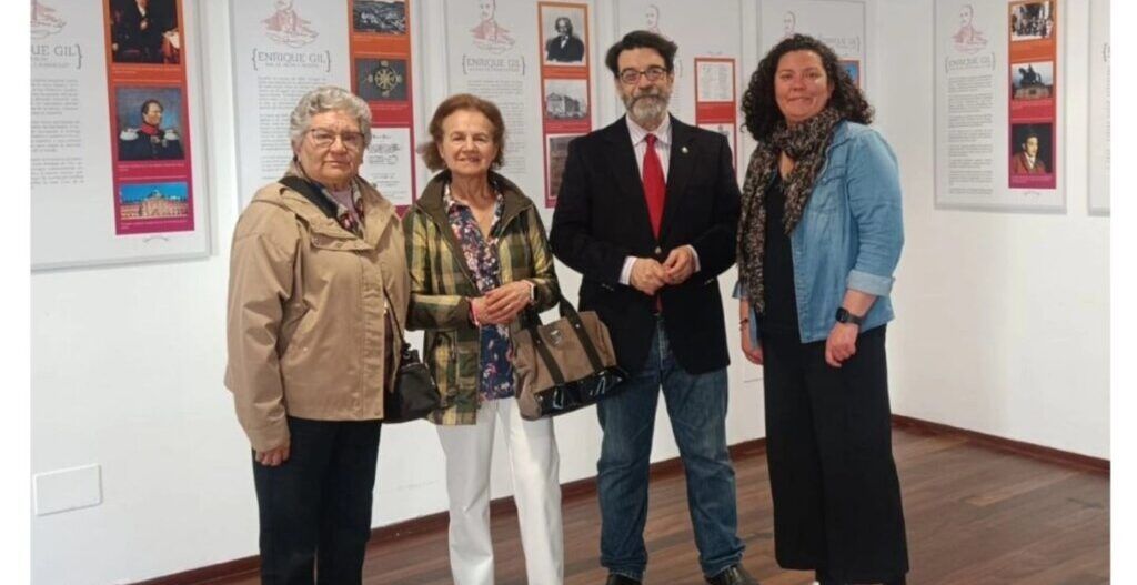 Visita al Museo MARCA en Cacabelos durante la exposición sobre Enrique Gil