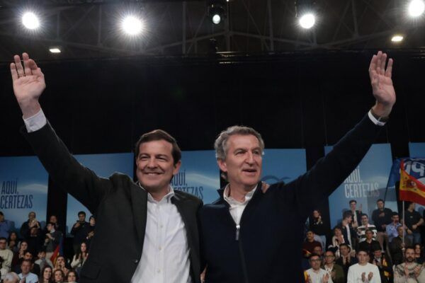 Mañueco y otros líderes del PP en un evento de campaña en Valladolid