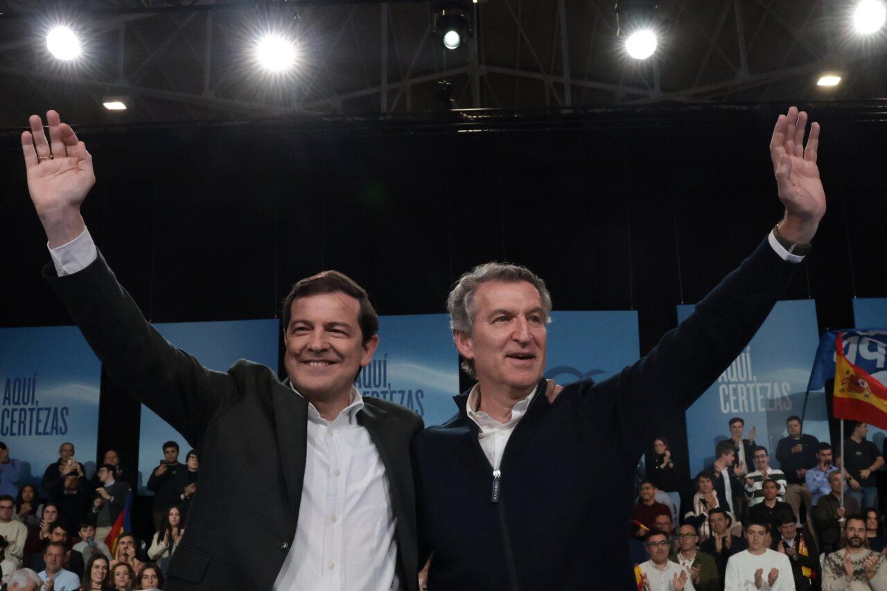 Mañueco y otros líderes del PP en un evento de campaña en Valladolid