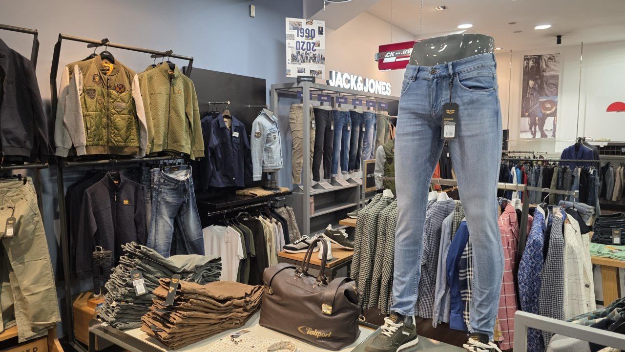 Exhibición de ropa masculina en Solid Men en Ponferrada