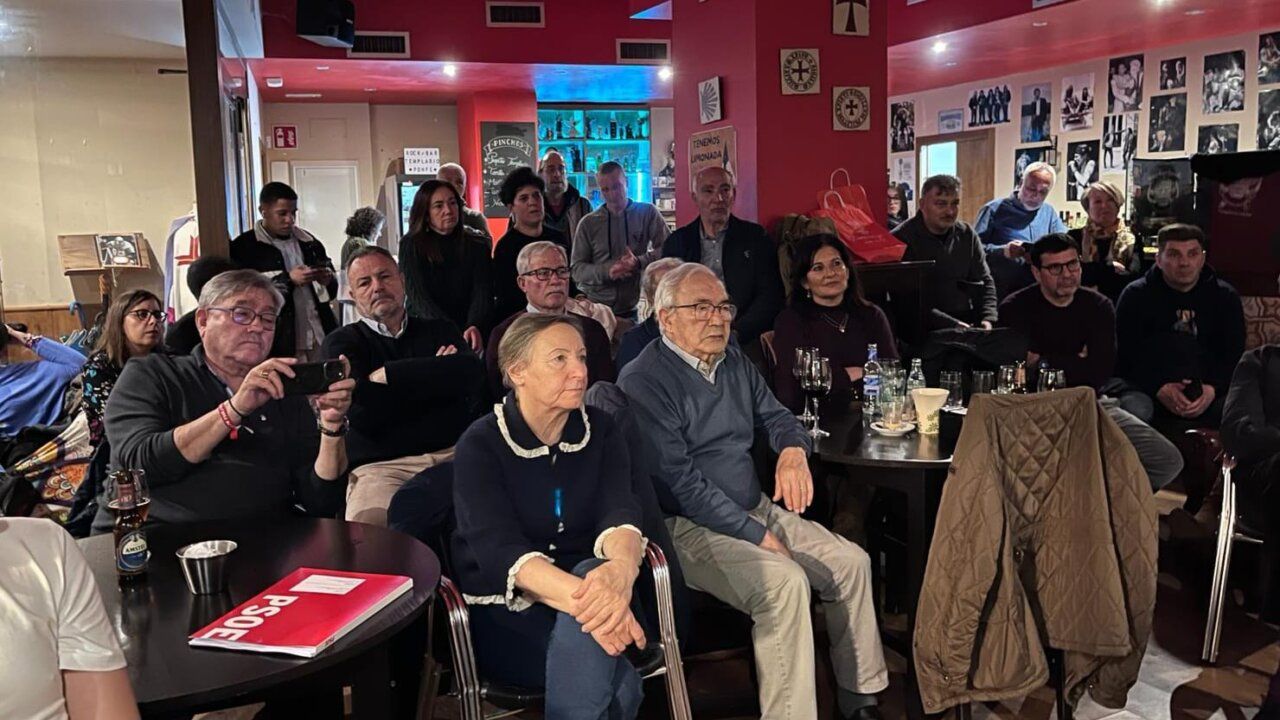 Asistentes al cierre de campaña del PSOE en Ponferrada