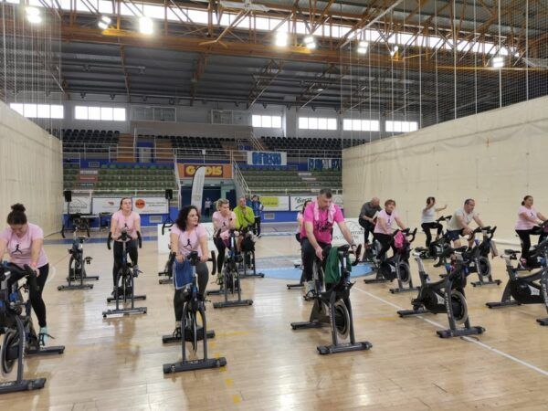 Concejales participando en evento deportivo en Ponferrada por el Día de la Mujer