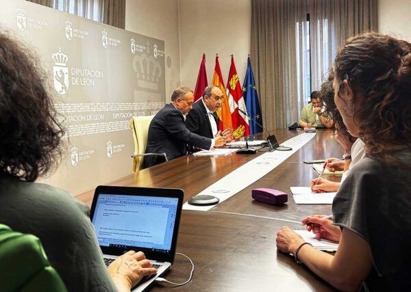 Reunión en la Diputación de León sobre el Plan de Cooperación Municipal 2026-2027
