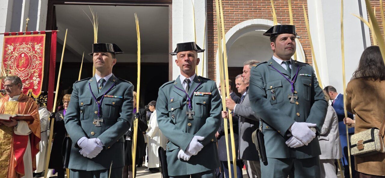 Celebración del Domingo de Ramos en Ponferrada con autoridades y palmas