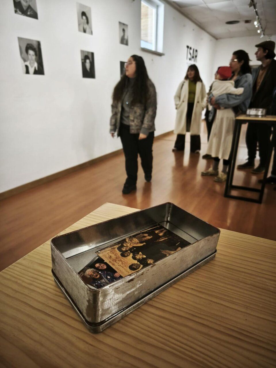 Exposición TSAR 'HOGAR' de Mónica Lago en la Casa de Cultura de Villablino