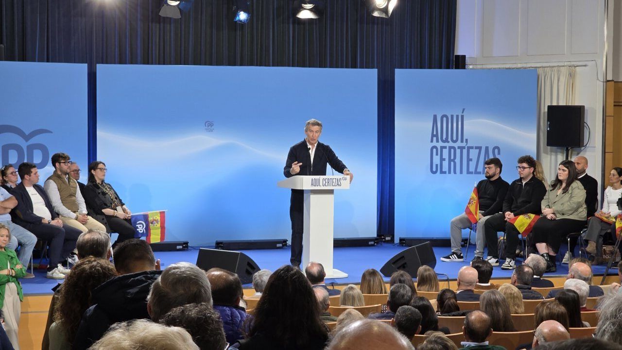 Alberto Núñez Feijóo hablando en un acto del PP en Ponferrada