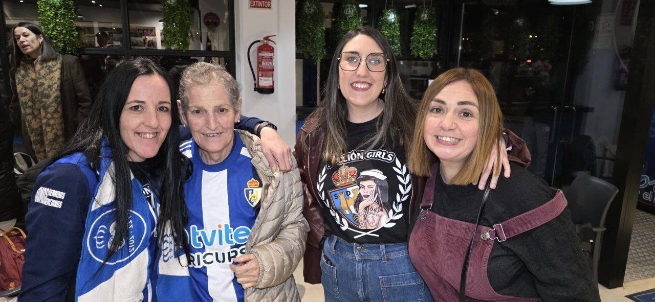 Grupo de aficionados de la Ponfe en el Bar El Toralín