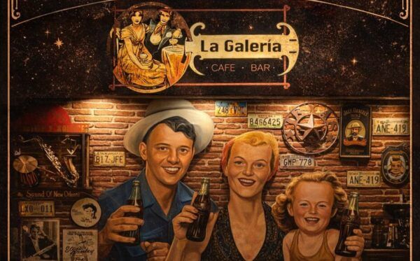 Cartel de reapertura del café bar La Galería en Ponferrada