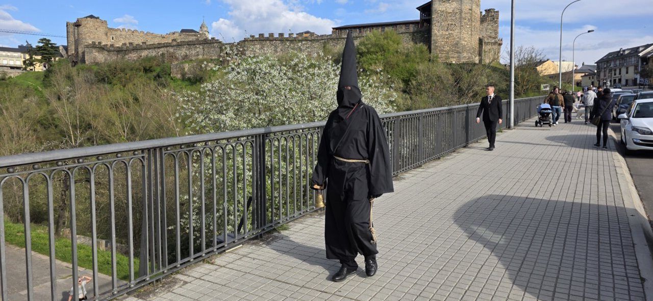 El Lambrión Chupacandiles en Ponferrada durante la Semana Santa