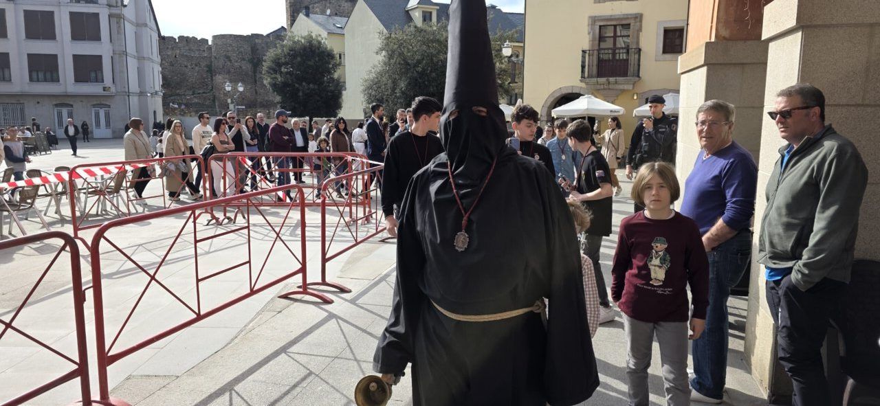 El Lambrión Chupacandiles en Ponferrada durante la Semana Santa