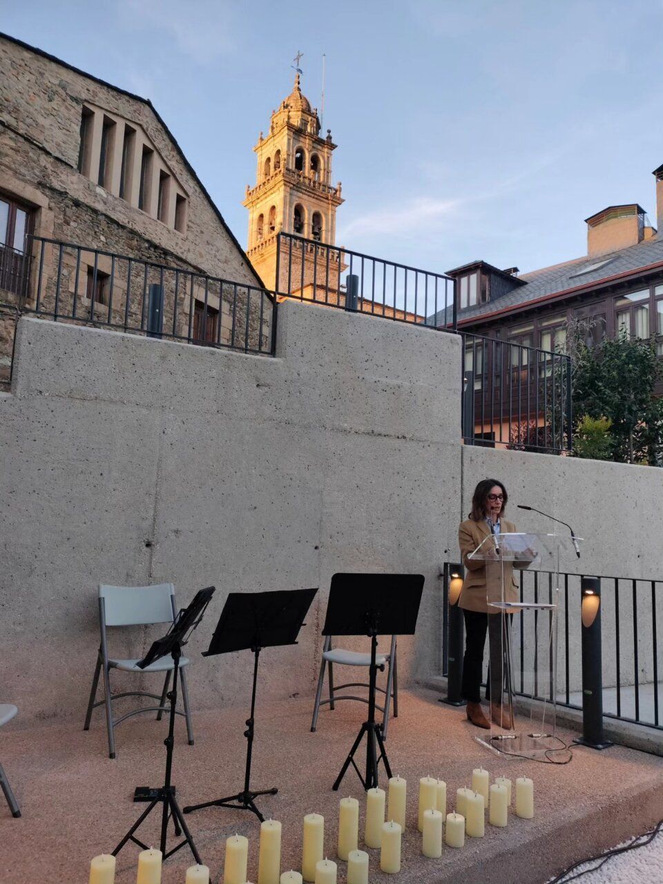 Inauguración del nuevo ágora cultural en Ponferrada con un discurso