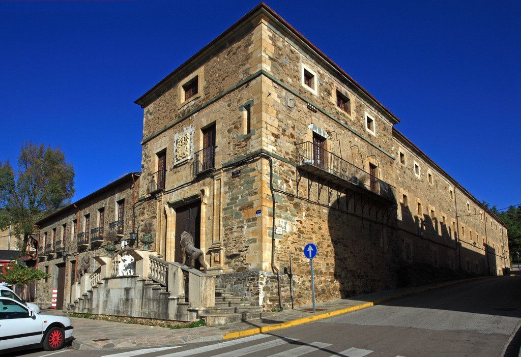 Vista exterior del Palacio de Arganza en Villafranca del Bierzo