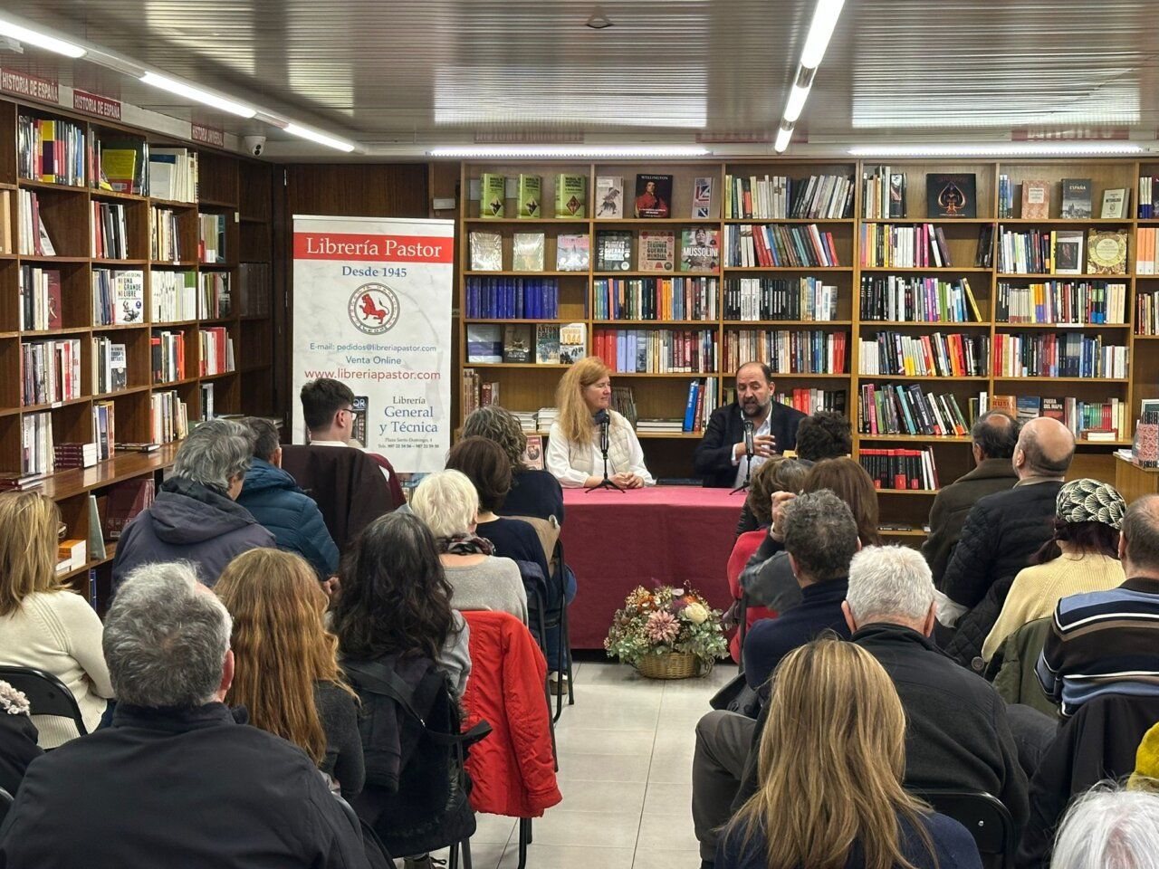 Presentación de la novela Calix Domini en Librería Pastor de León
