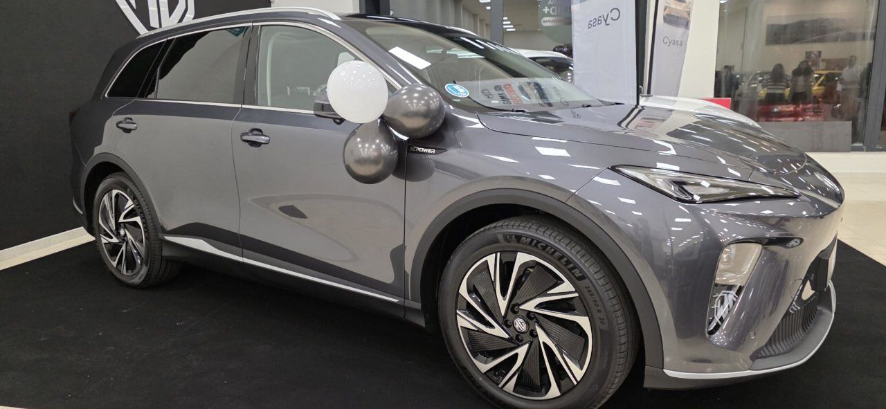 Nuevo modelo MG S5 EV en presentación con decoración de globos