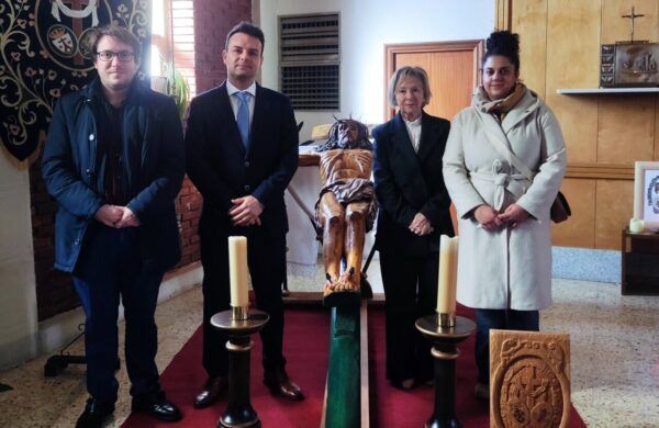 Personas en la presentación de la Semana Santa de Medina del Campo