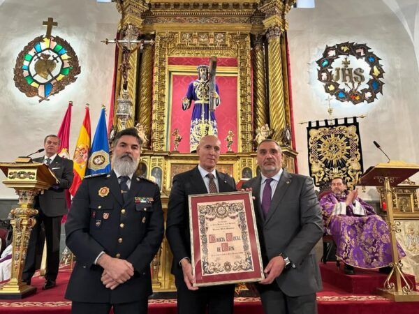 Acto de reconocimiento a la Policía Local de León por la Cofradía del Dulce Nombre de Jesús Nazareno