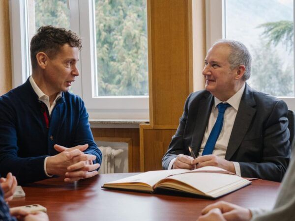 Reunión entre el alcalde de Villablino y el ministro de Industria y Turismo