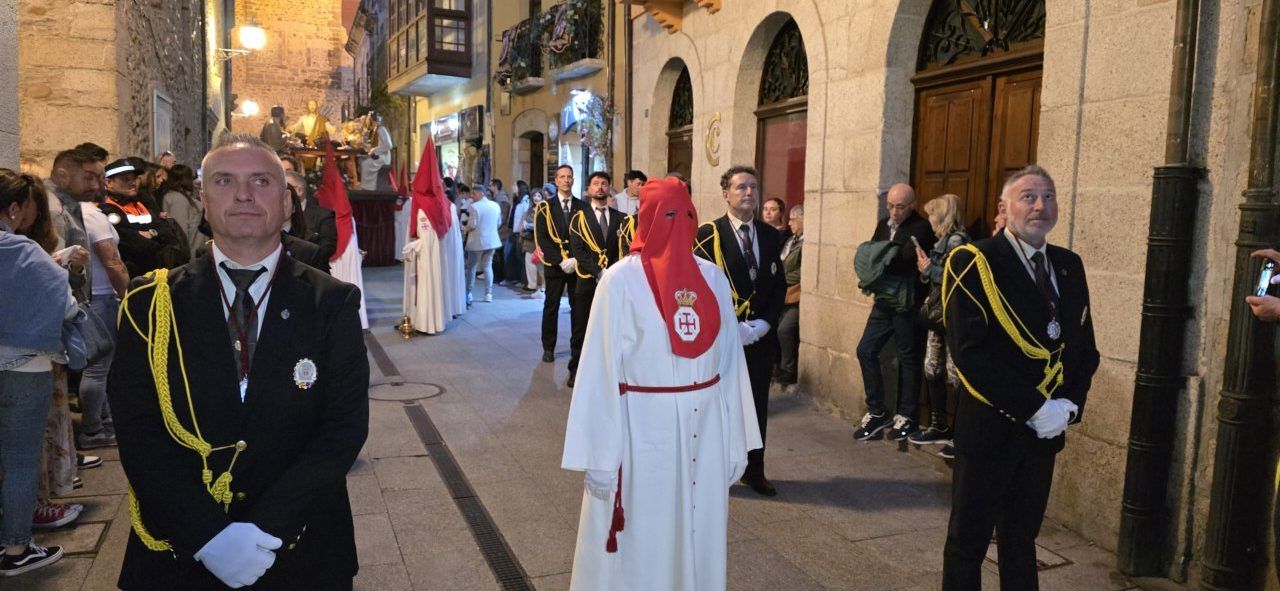 Participantes de la procesión de la Santa Cena en Bierzo