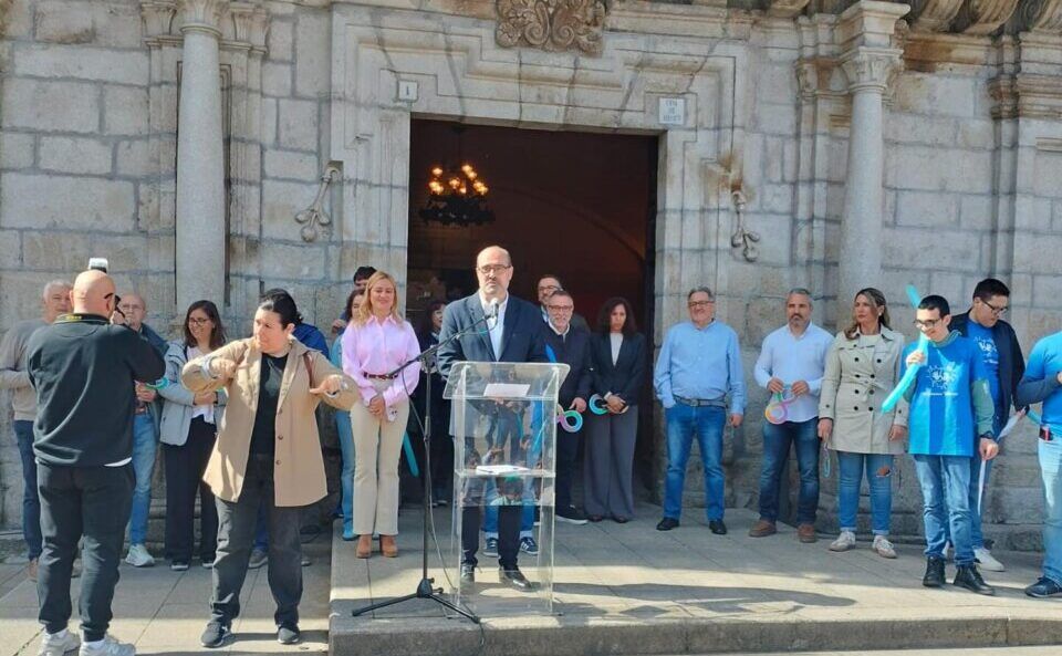 Evento sobre autismo en Bierzo con varias personas presentes