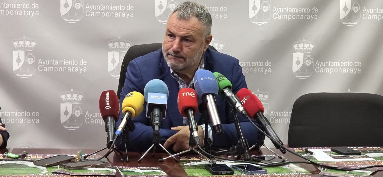 El alcalde de Camponaraya en conferencia de prensa sobre la Feria del Caballo