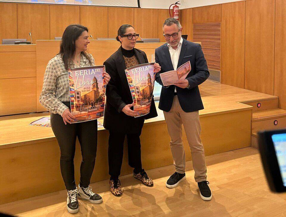 Presentación de la Feria del Libro de Ponferrada 2026 con carteles