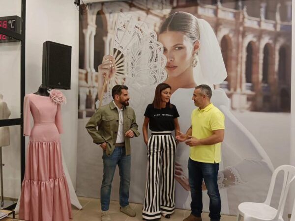 Diseñadora Silvia Fernández en su atelier durante la II Semana de la Moda