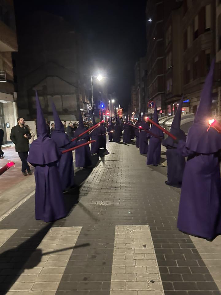 Procesión de Jesús del Amor más Grande en San Ignacio con nazarenos