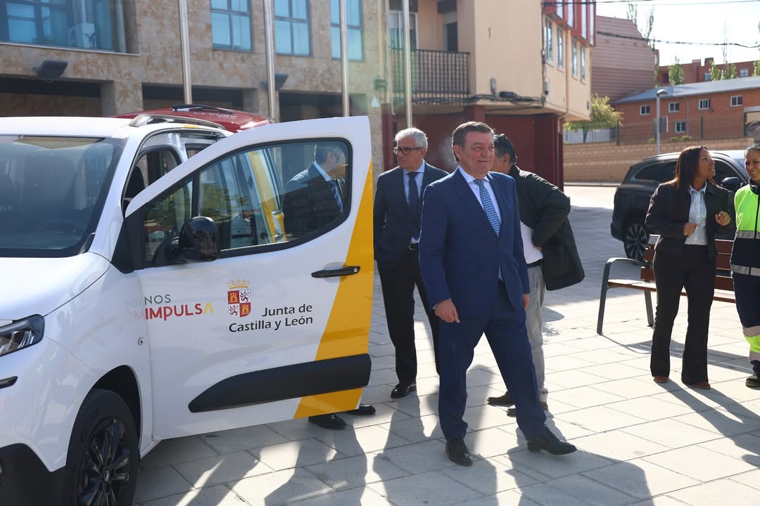 Funcionarios de la Junta de Castilla y León en un evento de financiación local