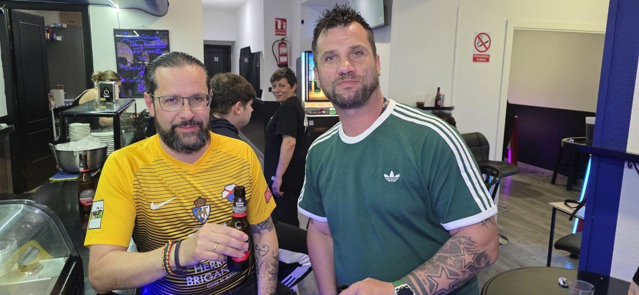 Víctor y Javi celebrando su victoria en el Open Ciudad de Ponferrada