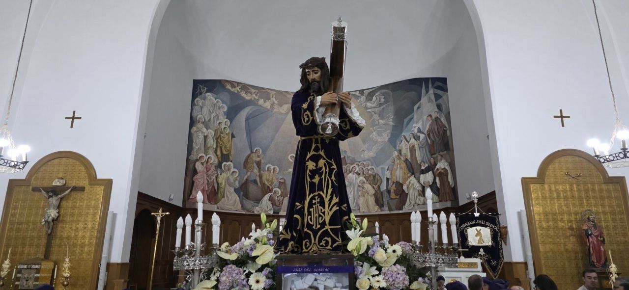 Estatua de Jesús cargando la cruz en la Procesión del Silencio