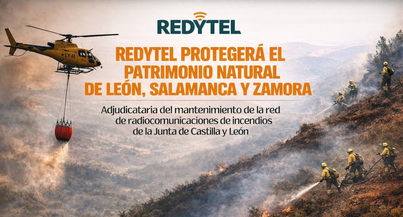 Helicóptero y bomberos trabajando en la extinción de incendios en Castilla y León