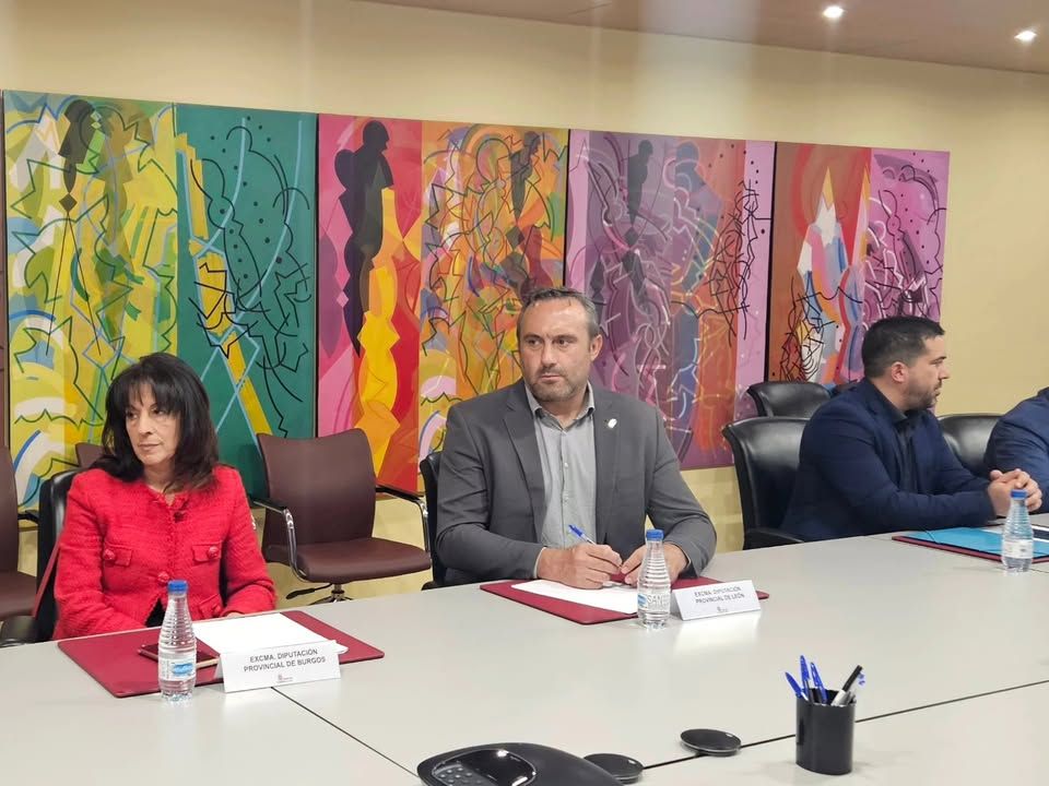 Reunión para coordinar la seguridad durante el eclipse solar en León