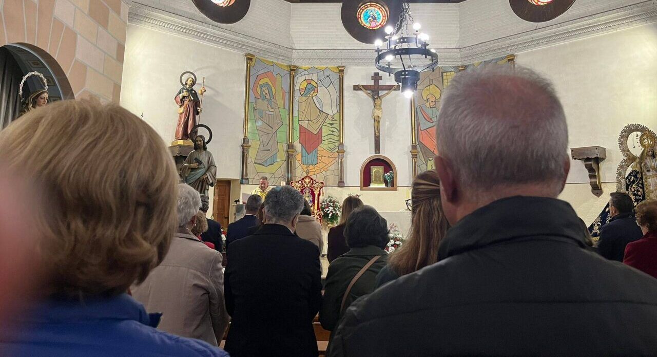 Celebración en la Iglesia Santiago Apóstol con la Coral Solera Berciana