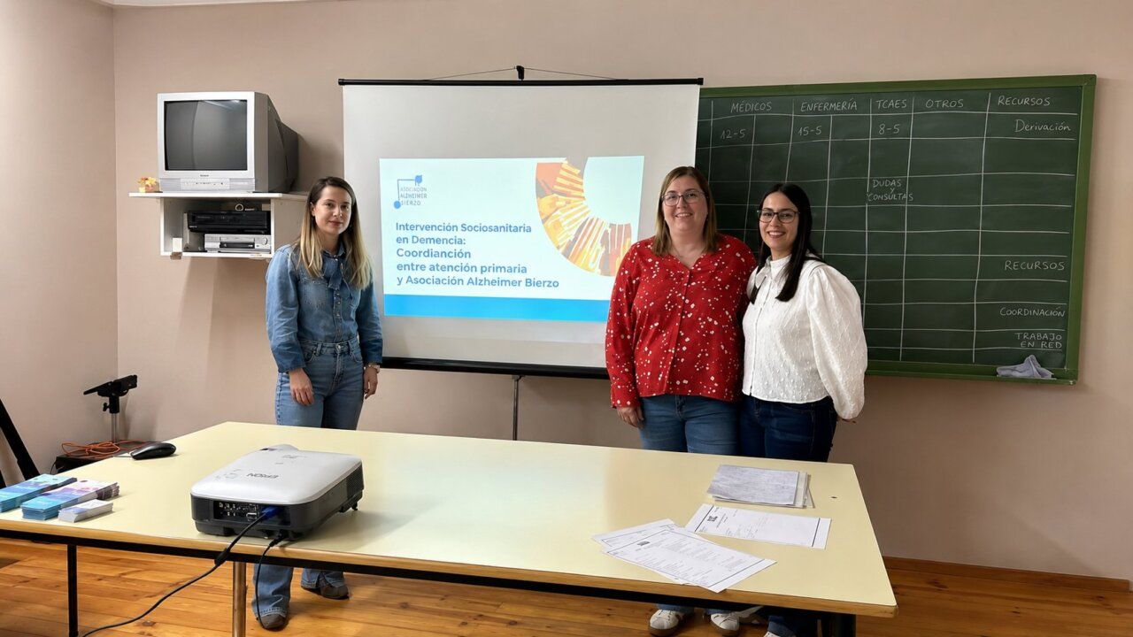 La Asociación Alzheimer Bierzo fortalece la coordinación con Atención Primaria a través de jornadas informativas sobre demencia