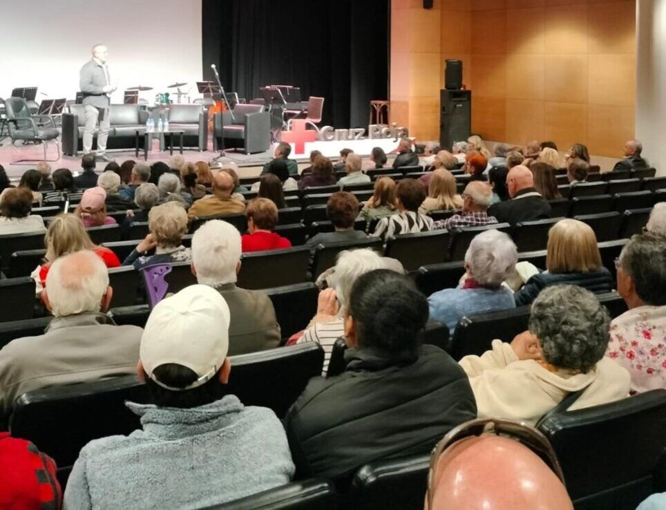 Asistentes en la celebración de Cruz Roja en Ponferrada