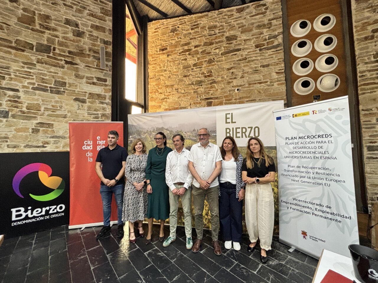 Acto de clausura de la Microcredencial en Gestión Vitivinícola en Cacabelos
