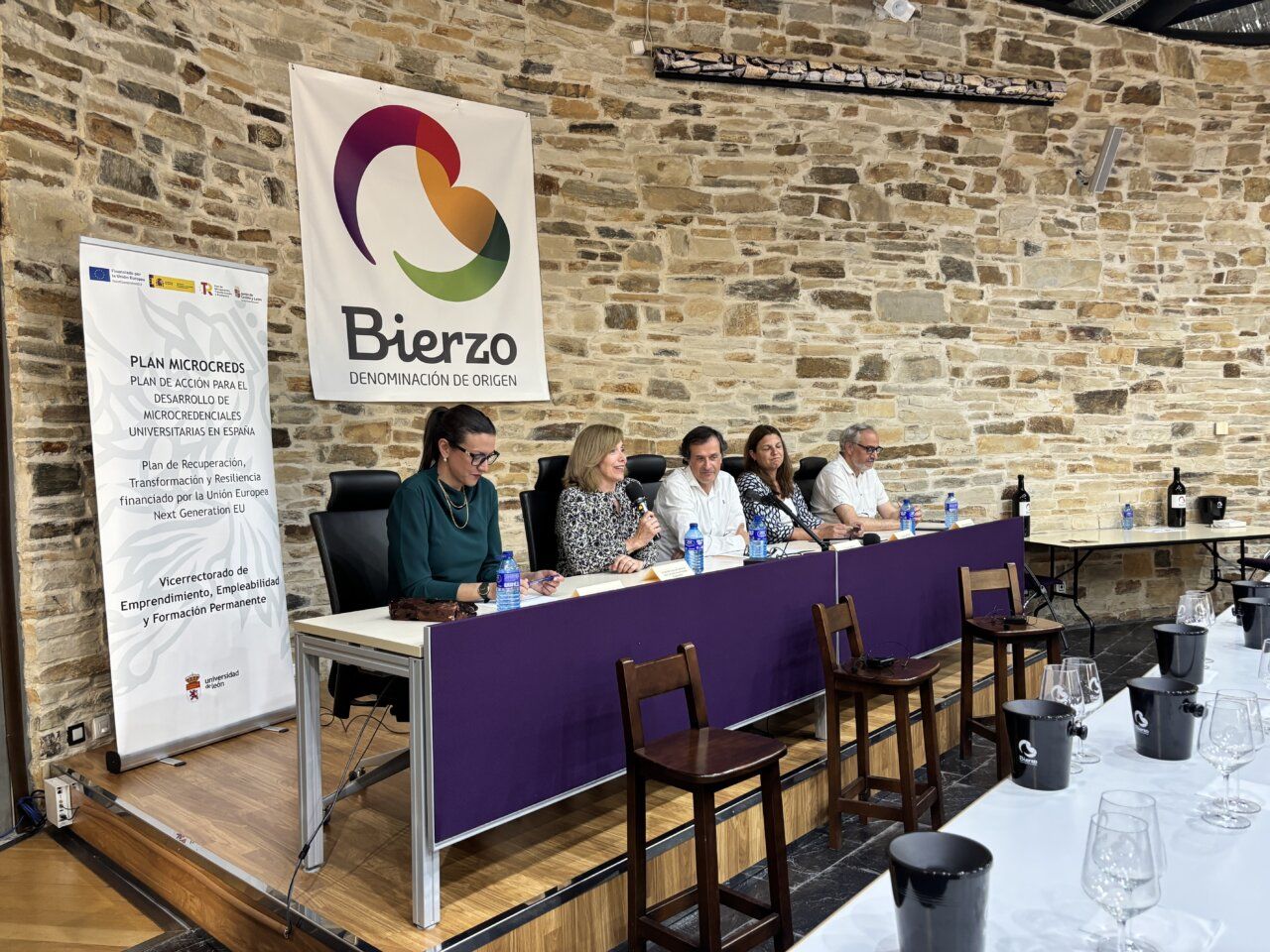 Acto de clausura de la Microcredencial en Gestión Vitivinícola en Bierzo