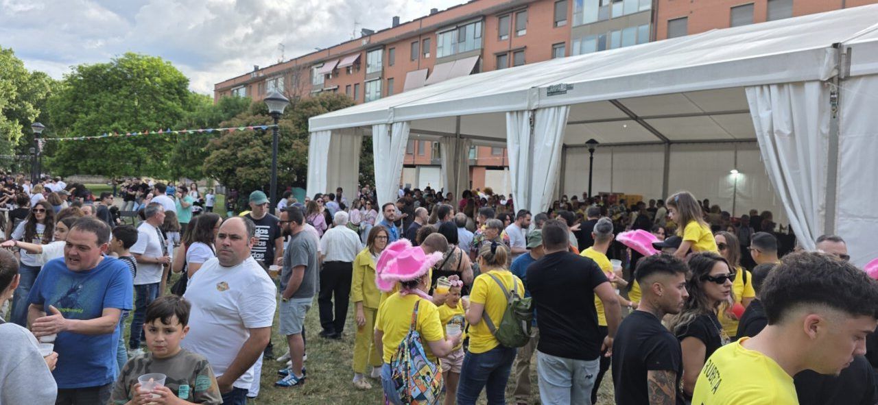 Multitud de personas disfrutando en el Día de Peñas en Ponferrada