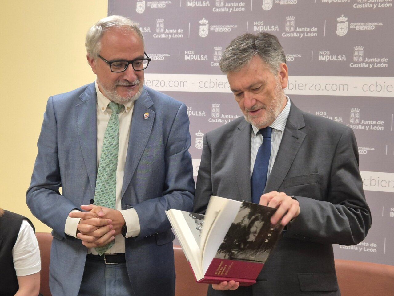 Francisco Vázquez y Olegario Ramón en reunión institucional