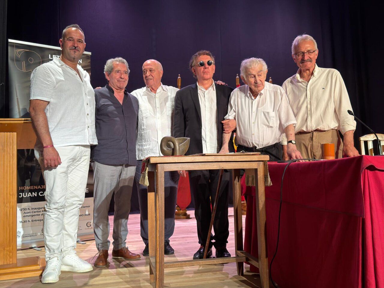 Inauguración de la exposición en homenaje a Juan Carlos Mestre en Gordoncillo.