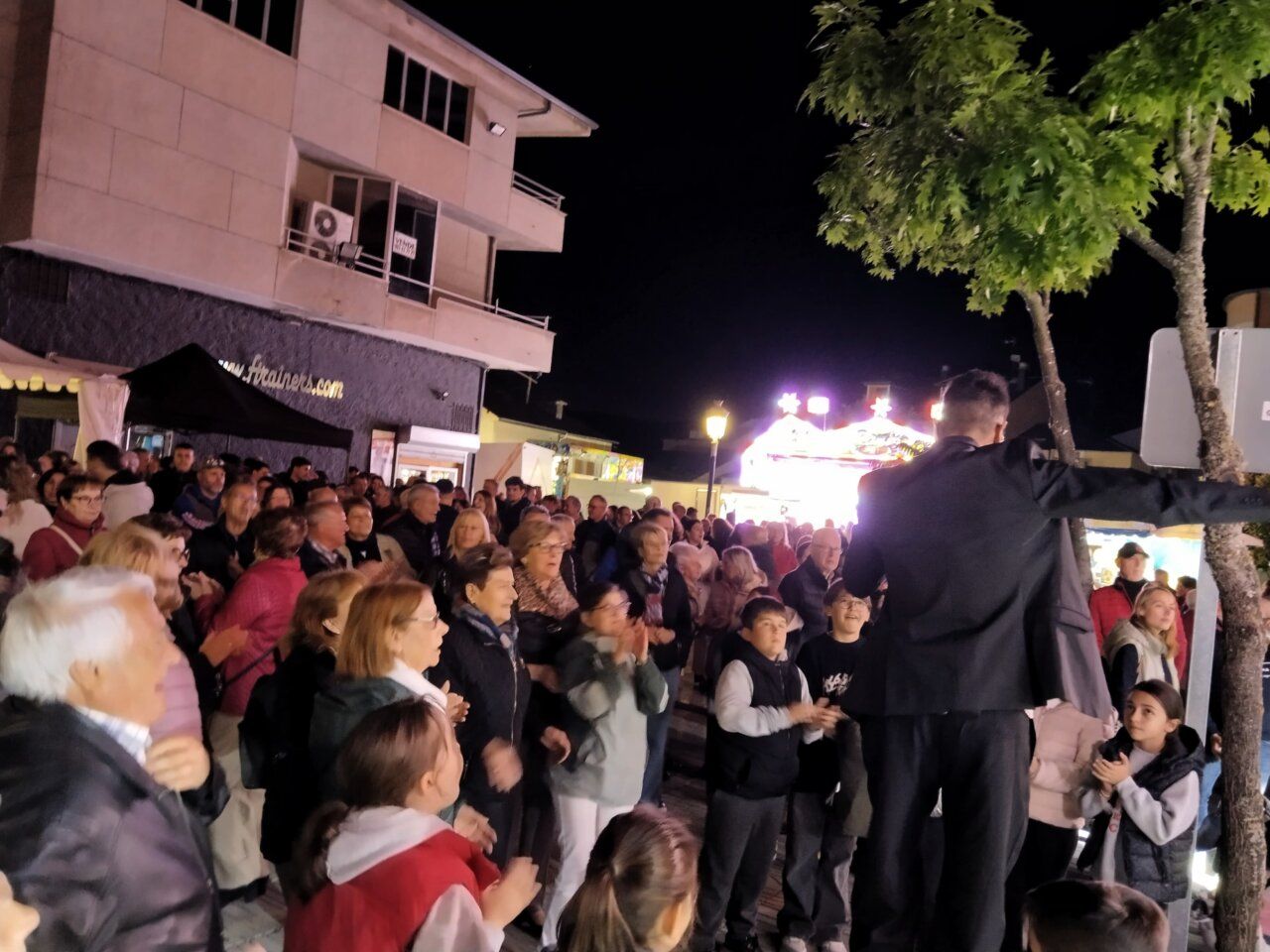 Actuación de la Orquesta Solara en las fiestas de San Isidro en Cacabelos